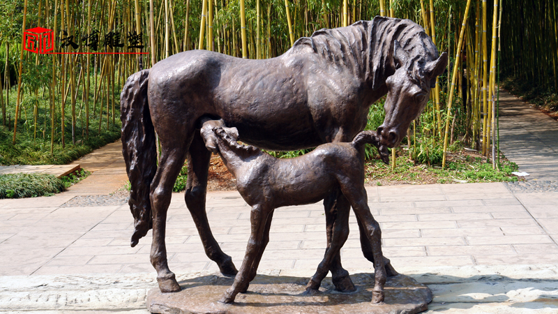 马可能是一种会说话的动物；马主题文化雕塑创意造型欣赏