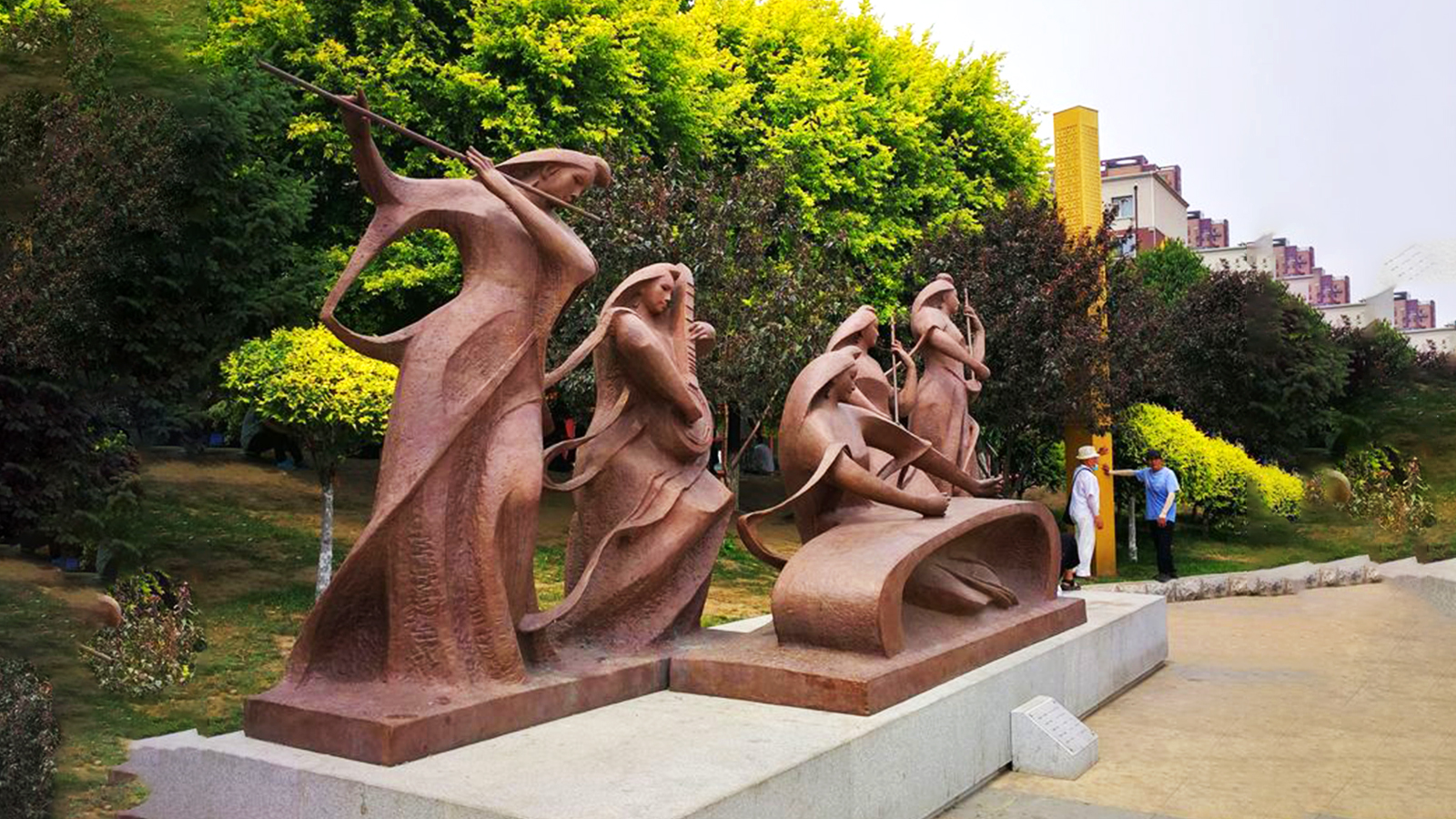 广场景观雕像-户外雕塑定制-人物主题雕塑